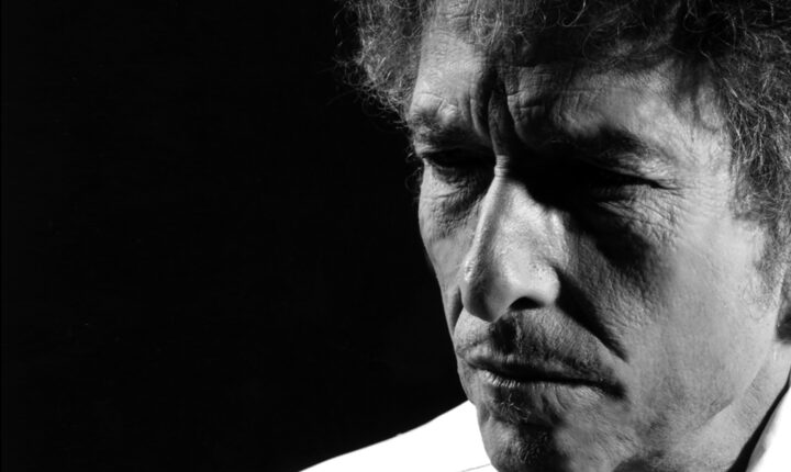 Bob Dylan: livro publicado em Portugal em Novembro