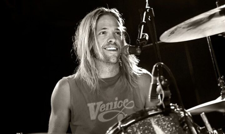 Morreu Taylor Hawkins, baterista dos Foo Fighters