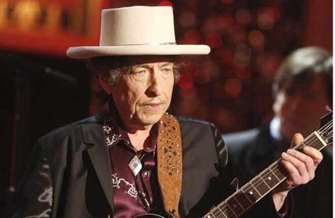 Bob Dylan surpreende Farm Aid