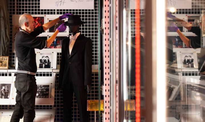 Museu V&A abre espaço para coleção de David Bowie