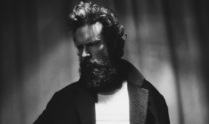 Father John Misty atua em Portugal em Junho