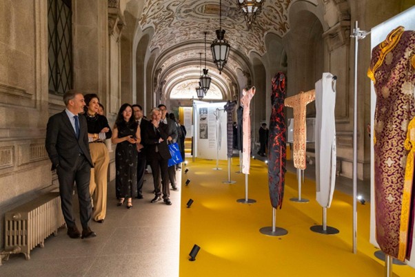 Exposição de moda liga Porto e Xangai nos Paços do Concelho da Invicta