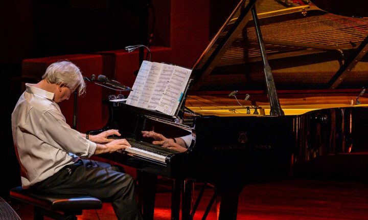 Wim Mertens regressa a Portugal no início de 2026