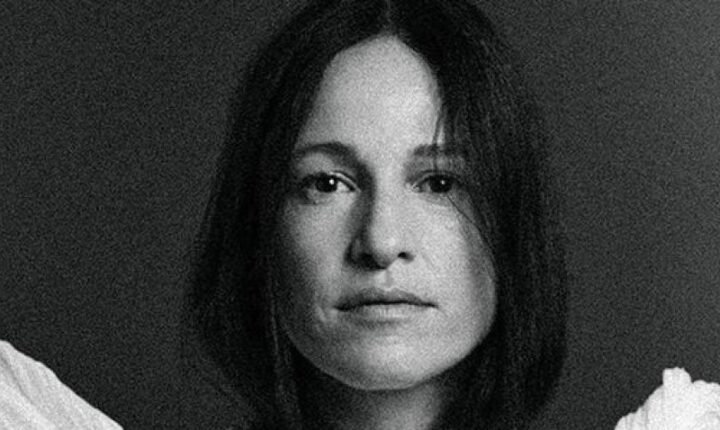 Carminho apresenta&nbsp;Eu Vou Morrer de Amor ou Resistir&nbsp;com dois concertos em Lisboa e Porto