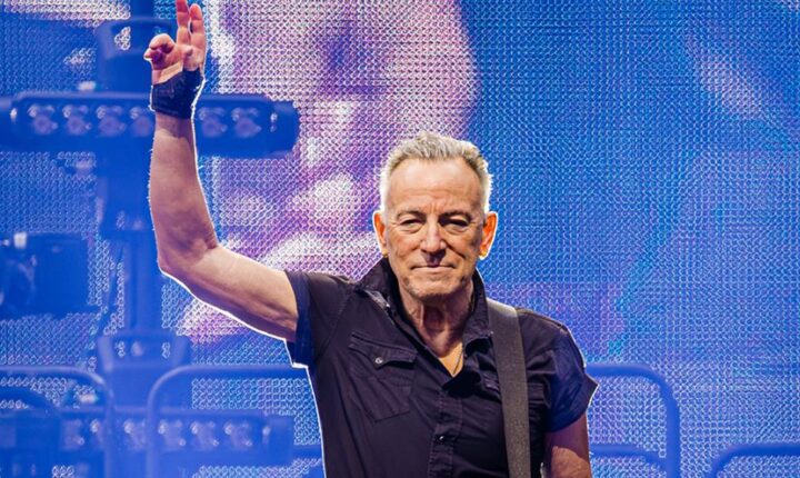 Bruce Springsteen conquista primeiro lugar do top digital com canção anti-ICE