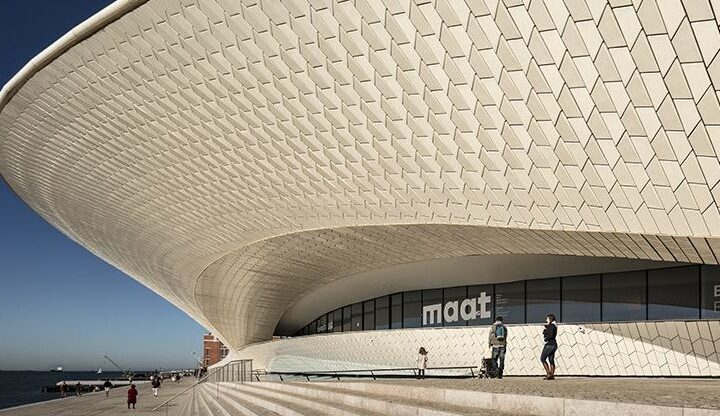 Exposição “Turn Around” no MAAT