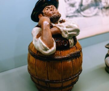 Museu Bordalo Pinheiro inaugura exposição “Toma! 150 Anos de Zés Povinhos”