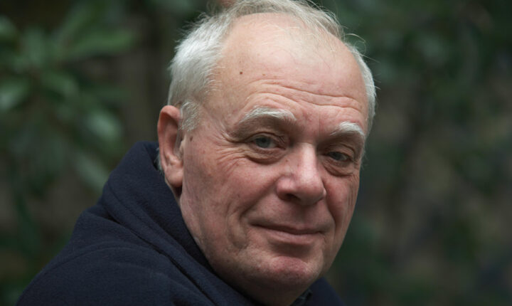 António Lobo Antunes: Dom Quixote edita livro inédito de poesia