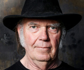Neil Young lança novo álbum com três canções escritas há 63 anos