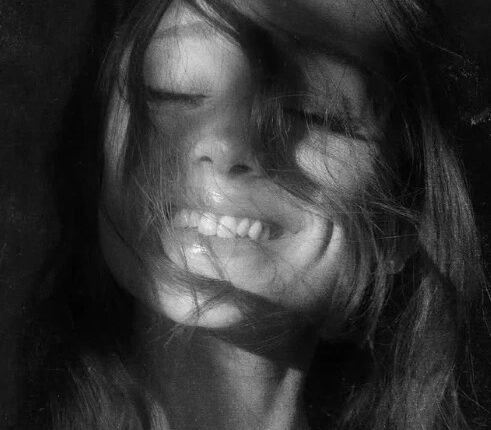 Ariana Grande anuncia o novo álbum “Petal”