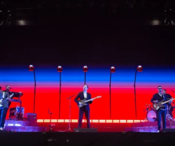 Two Door Cinema Club voltam a Portugal