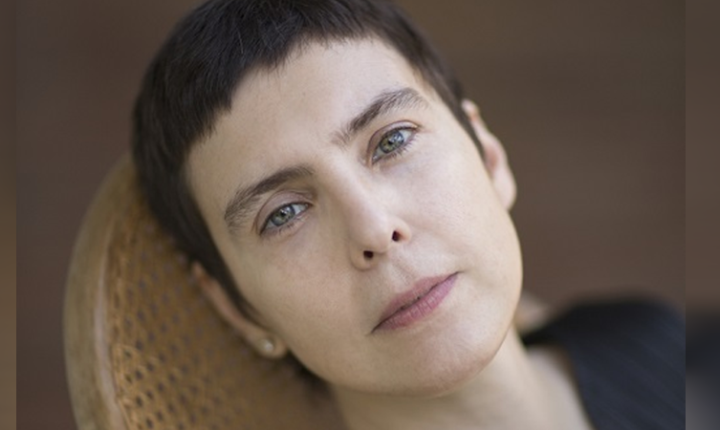 Adriana Calcanhotto propõe quatro concertos intimistas