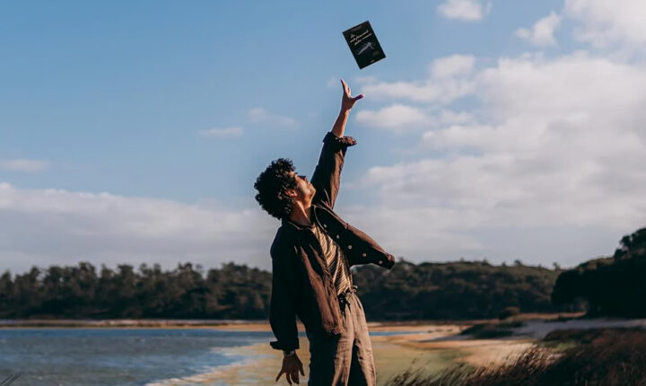 “Ela, Metafisicamente doutro Mundo” com novo lançamento
