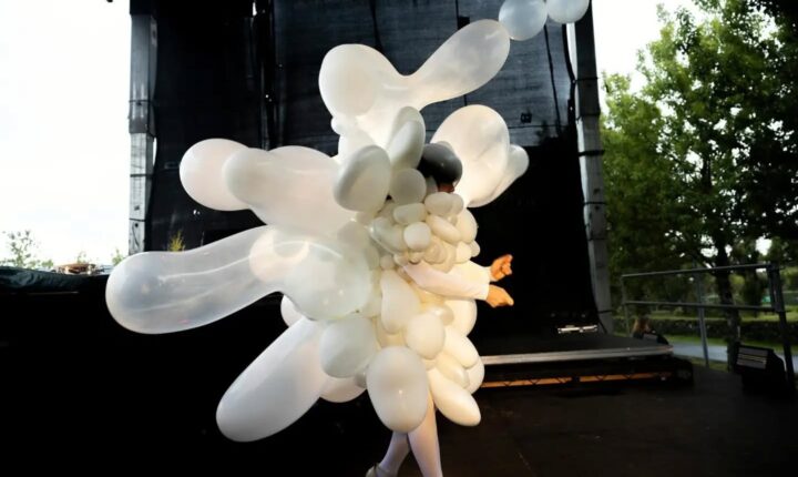 Björk celebrou eclipse no Echolalia Eclipse Festival
