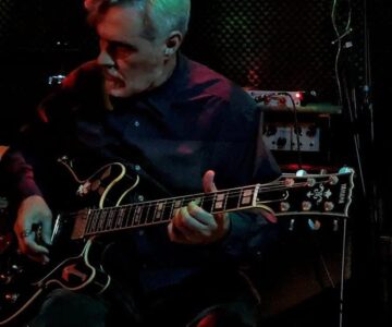 Jorge Ferraz apresenta ao vivo temas dos Santa Maria, Gasolina Em Teu Ventre! no Coliseu Club