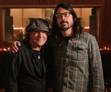 Dave Grohl concretiza sonho e toca com AC/DC